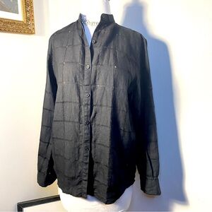 🦉- 90’s Linen Black button down collarless shirt.  Has LRL on left
